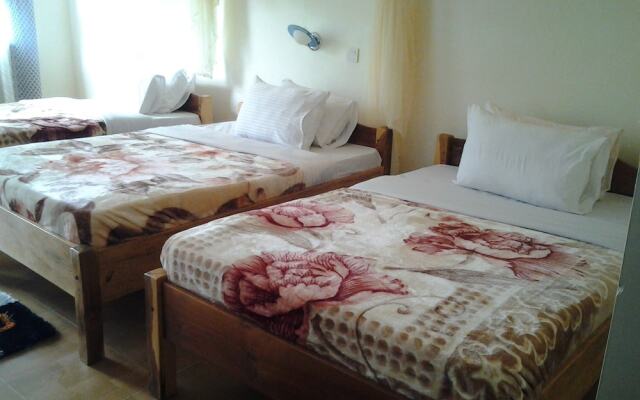 Flamingo Safari Lodge