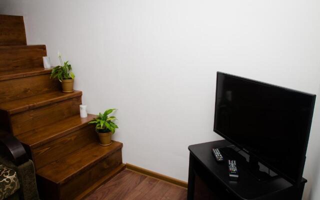 Babylon Apartment on Bukovinskaya Street