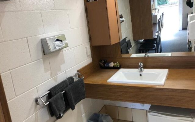 Byer Fountain Motor Inn, Holbrook