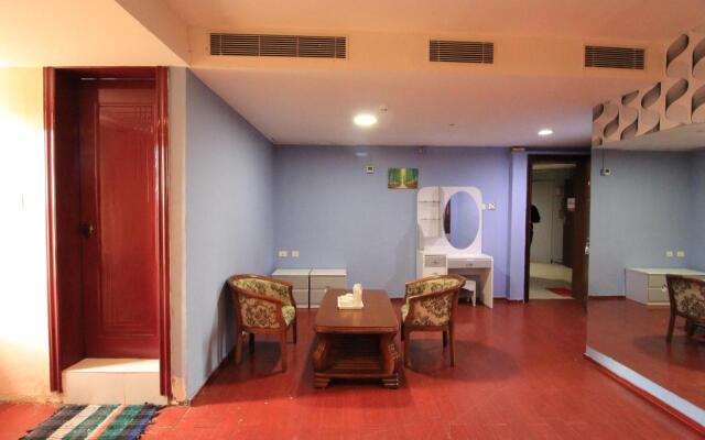Aishwaryam Hotel