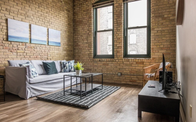 FRONTDESK 50 4th Ave Apts North Loop Warehouse District