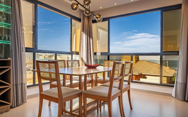 200 - Apartamento 3 dormitórios na Praia de Mariscal