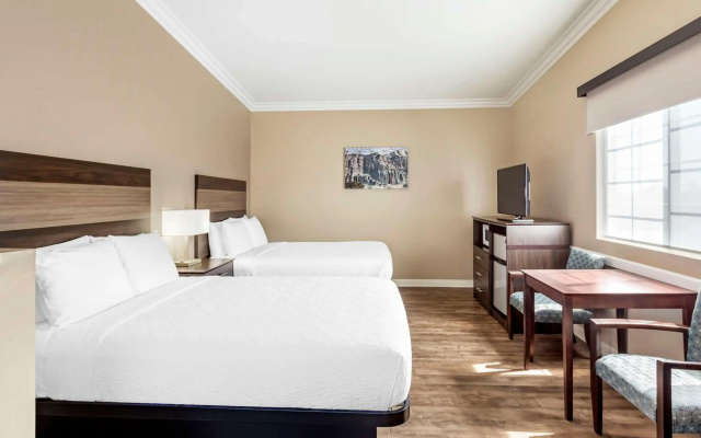 Best Western China Lake Inn