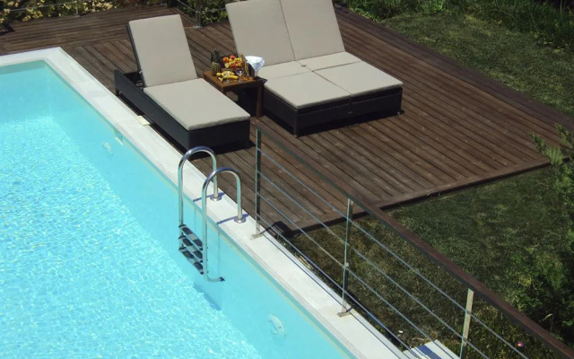 Exensian Villas & Suites