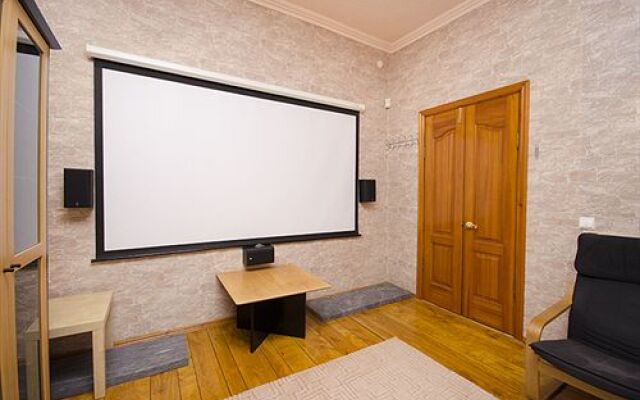 Apartments on Krasnom Ieropolis-2