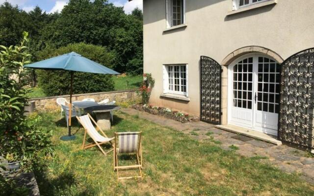 Gite Allègre, 5 pièces, 6 personnes - FR-1-582-133