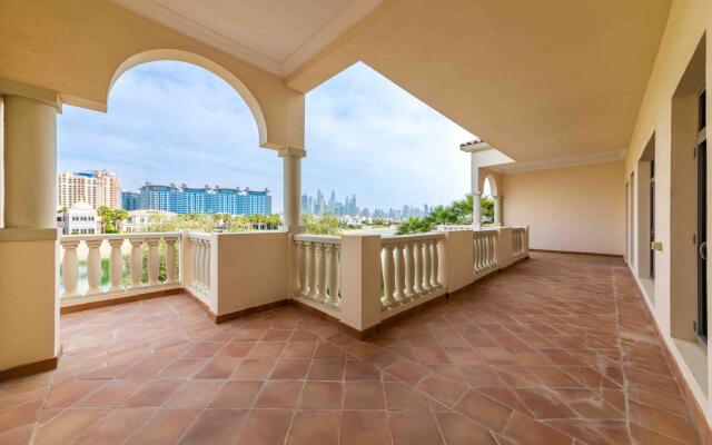 Private Pool & Beach Access Villa w/ Cinematic Vws