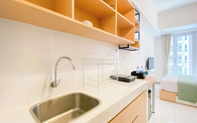 Good Cozy Living Studio Apartment At Tokyo Riverside Pik 2