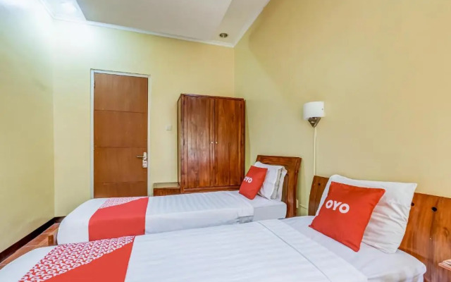 OYO 91036 Hotel Simpang Lima Gkpri