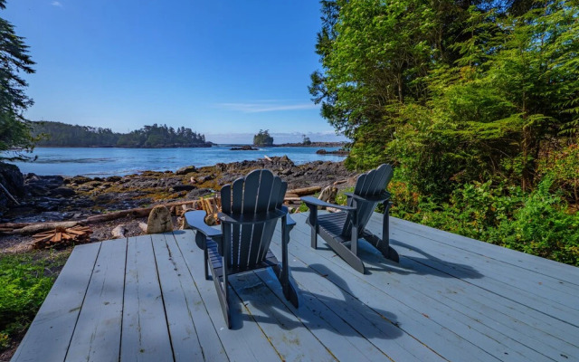 A Snug Harbour Inn