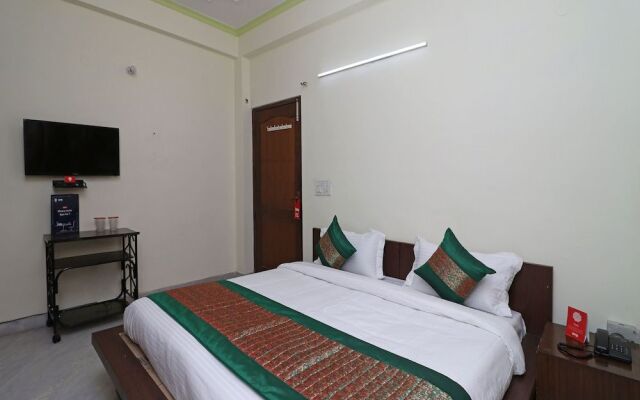OYO 10071 Go Rooms Sector 45