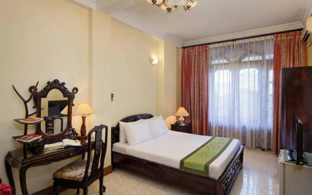Lucky Hotel