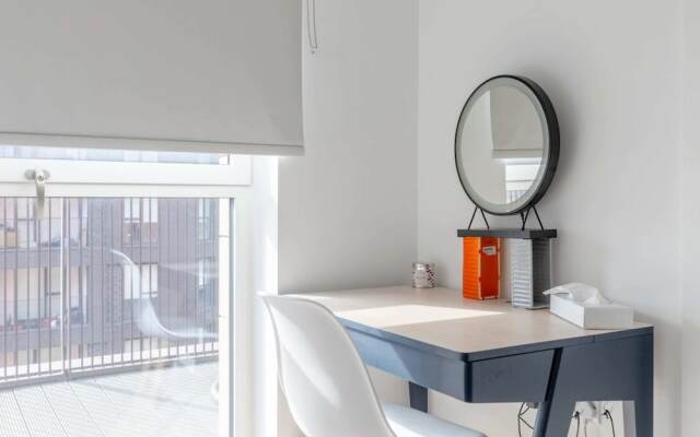Stylish 2BD Oasis W/balcony South East London!