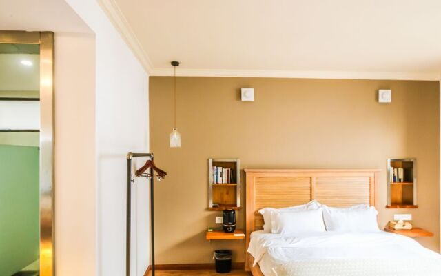 Zizai Garden Traveling with Hotel