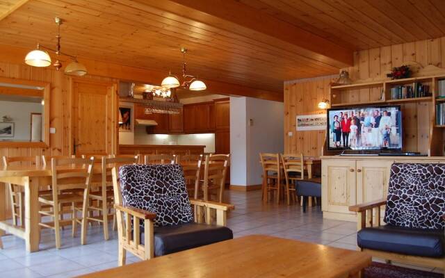 Beautiful South Facing Chalet