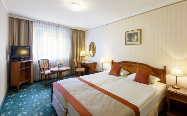 Danubius Hotel Astoria City Center - Image 4