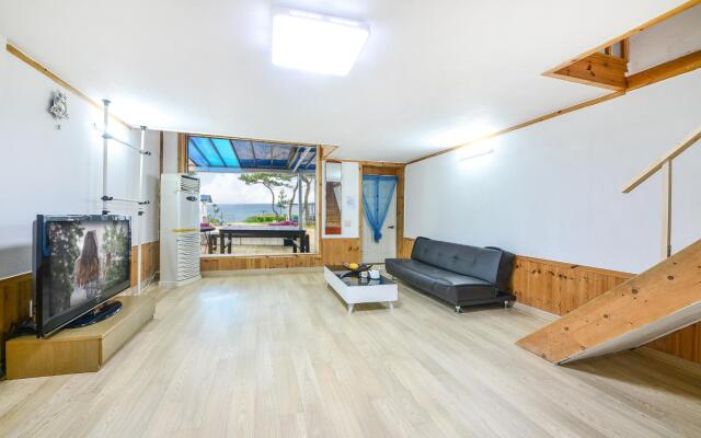 Gangneung Guytack Pension