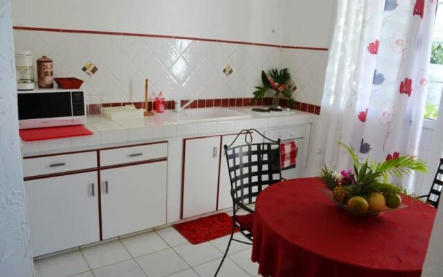 Studio In Deshaies With Wonderful Sea View Shared Pool Enclosed Garden 2 Km From The Beach