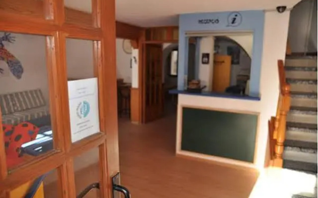 Mana Mana Youth Hostel