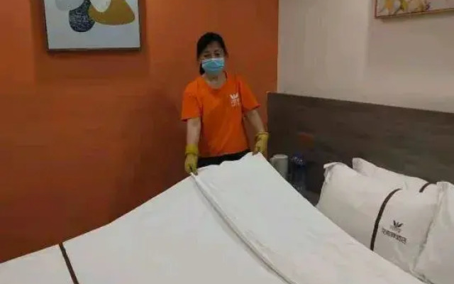 Santai Longtingyi Theme Hotel