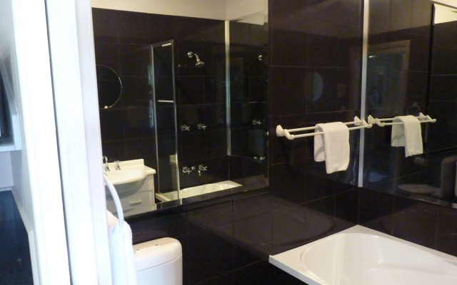 Caboolture Central Motor Inn, SureStay Collection by BW