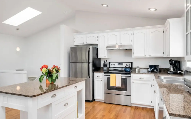 Seattle Vacation Home: The Big Top