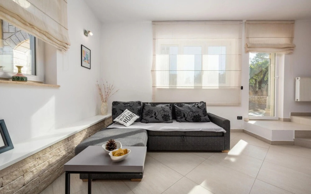 Stunning Home in Porec With 4 Bedrooms, Wifi and Outdoor Swimming Pool - Hotel in Porec - Photo 5