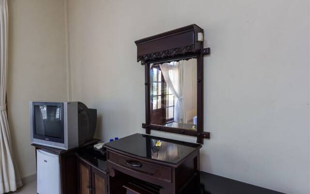 RedDoorz near Petitenget Beach