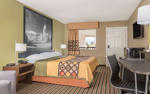 Super 8 by Wyndham Bryant Little Rock Area