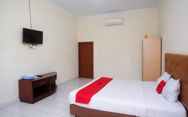 RedDoorz Syariah near Alun Alun Wonosari