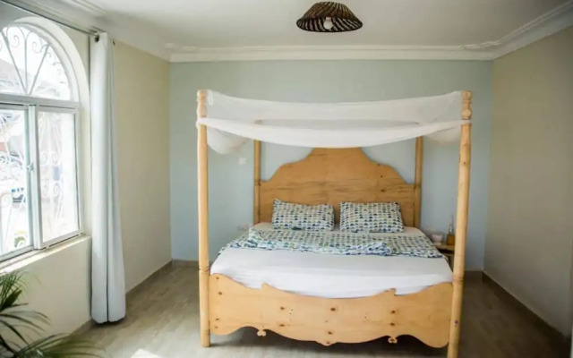 5-bed Lakeview Villa With Roofterrace and Kidspond