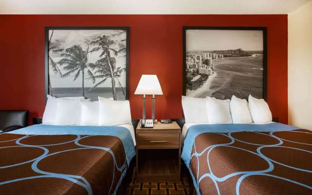 Super 8 by Wyndham Chester/Richmond Area
