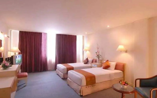 Suriwongse Tower Inn