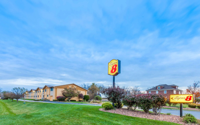 Super 8 by Wyndham Liverpool/Clay/Syracuse Area