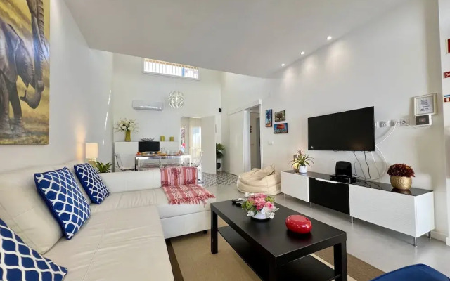 Vilamoura Club Villa 2 by Homing