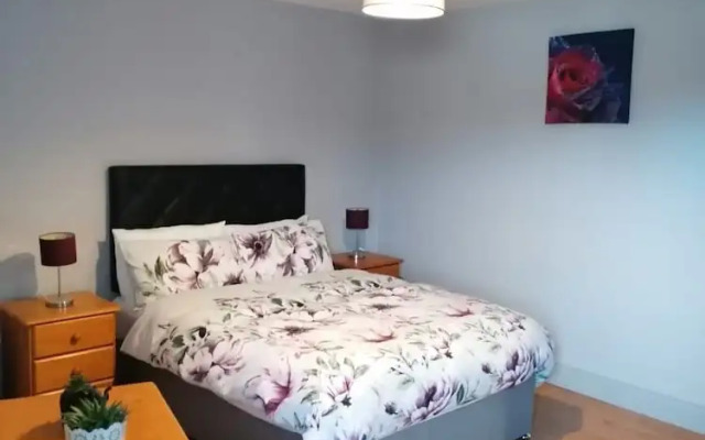 Oak House Apartment
