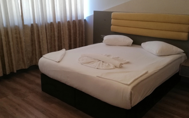 Mic Royal Hotel