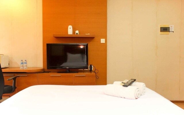 Cozy Stay Studio Apartment (No Kitchen) At Metropark Condominium Jababeka