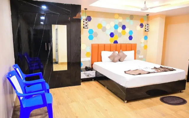 DhamStay Hotel Santosh Inn Near Temple