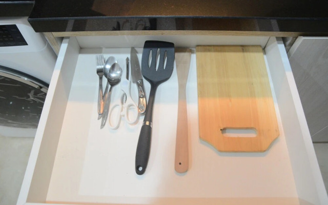 Spacious Studio Menteng Park Apartment