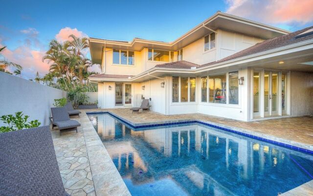 Pau Laka 5 Bedroom Home by RedAwning