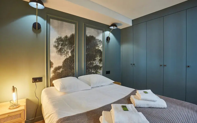 Sublime 3 Bedroom Flat Batignolle Montmartre