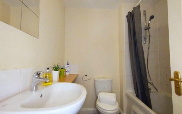 City Centre Home, Free Parking,wifi,netflix,tv