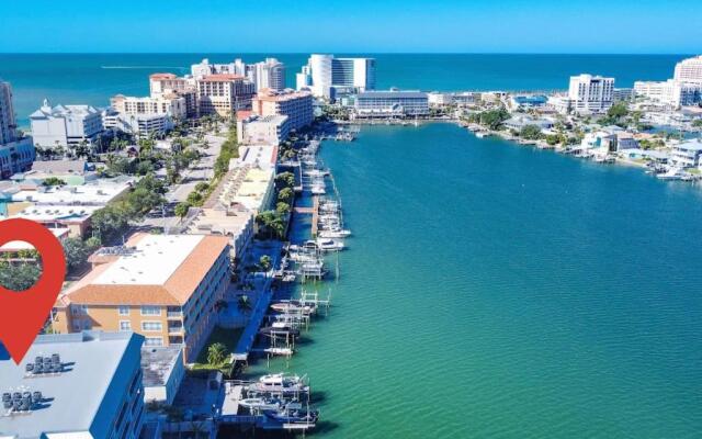 Waterfront -3BR - 2Kings -Pool Balcony - Beach