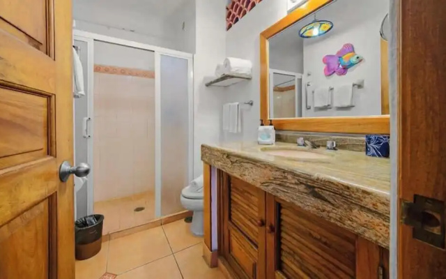 Ocean View 1Br Condo-balcony-beach-pool - 306