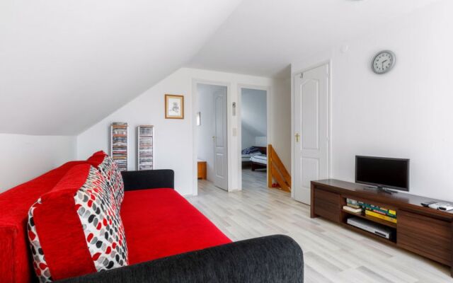 House Pyrus Balatonmariafurdo