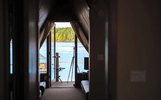 The Shoreline Tofino