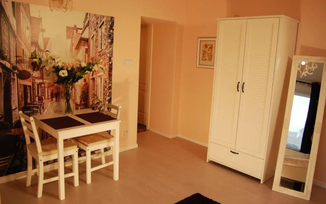 Oranger Studio