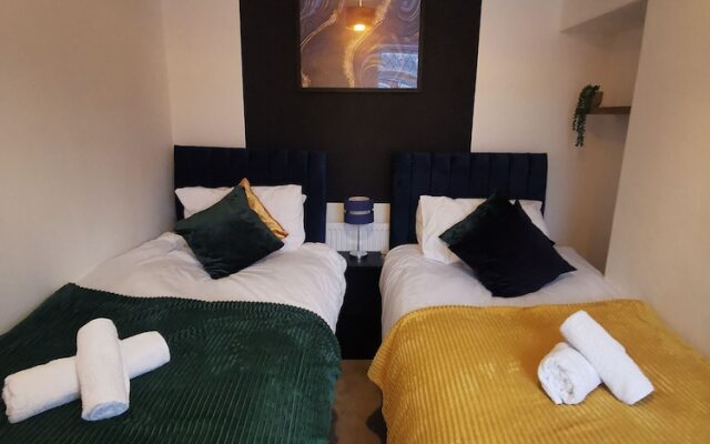 Contractors Home Free Parking Close to City Centre