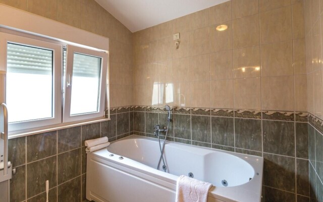 Stunning Home in Makarska With Wifi and 1 Bedrooms